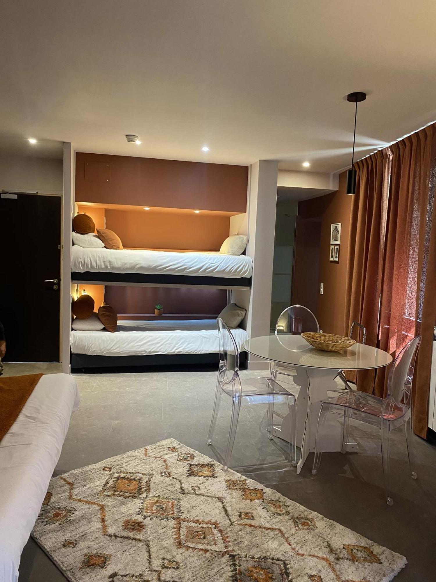 Logis Hotel Le Glacier Orange  Room photo